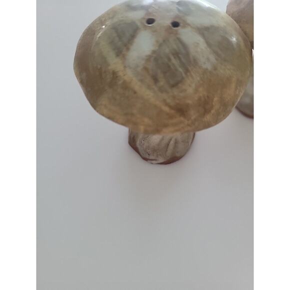 Vintage UCTCI Japan Redware Mushroom Salt & Pepper Shakers 2.5” Kitsch Groovy - Picture 3 of 16